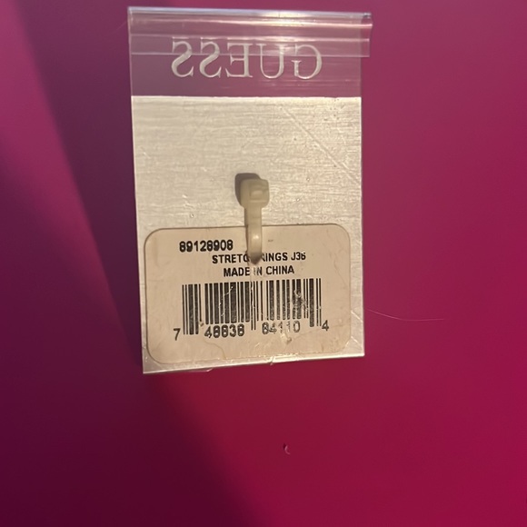 Guess stretchy pink ring - Picture 2 of 2